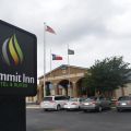 Summit Inn Hotel & Suites