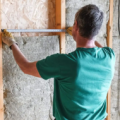 Why is it highly advisable to choose an insulation contractor with a proven track record?