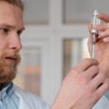 What are the benefits of visiting a men’s testosterone clinic?